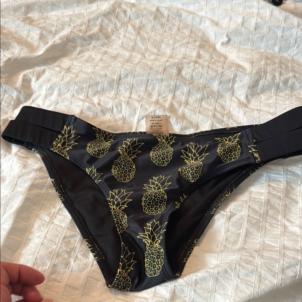 Pineapple Print Black Bikini - Picture 5 of 5